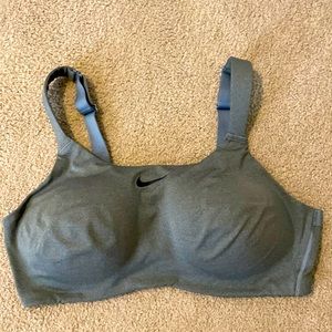 Like new, Nike Dri-fit sports bra. Sz. 40DD
